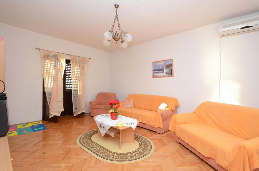 Apartments Marijana Zavalatica Esterno foto